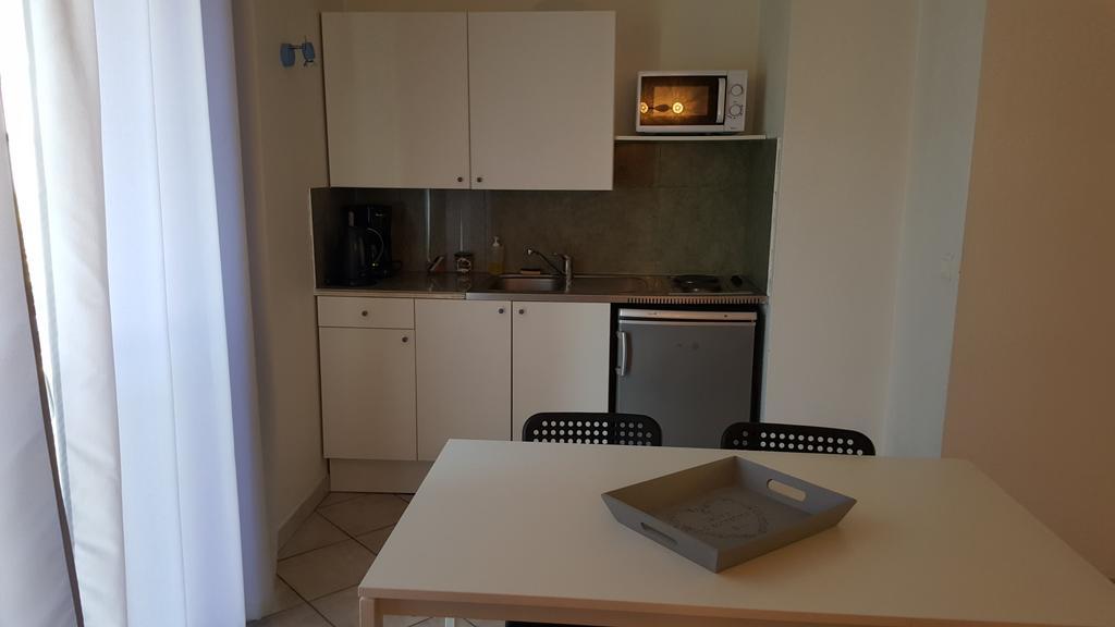Appart'Hotel Residella Aubagne ジェムノ エクステリア 写真