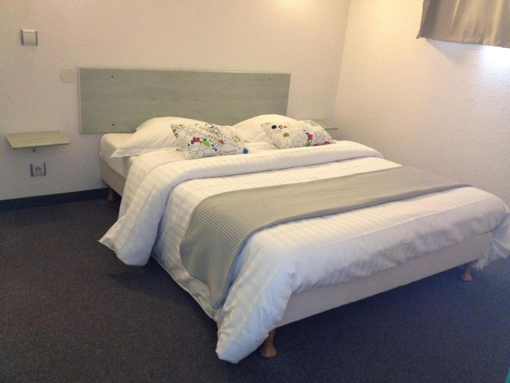 Appart'Hotel Residella Aubagne ジェムノ エクステリア 写真